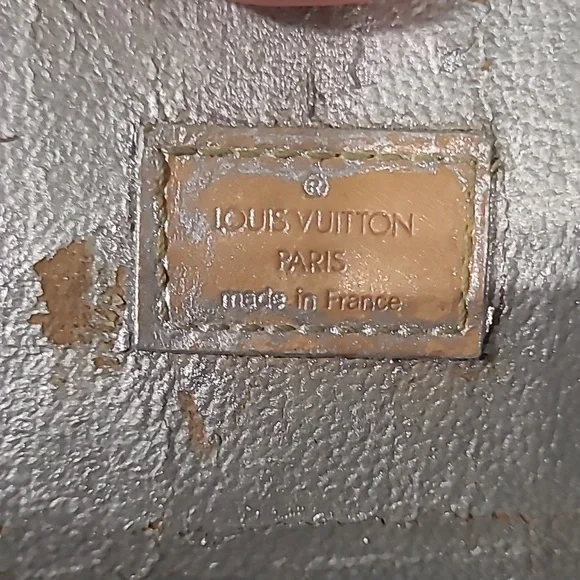 SOLD - Authentic Louis Vuitton - Picture 8 of 11